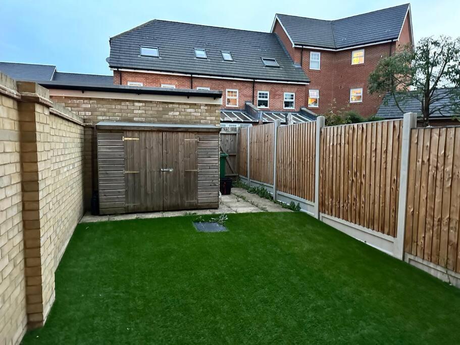 Serene Home Ideally Connected To Central London Bromley Exterior photo