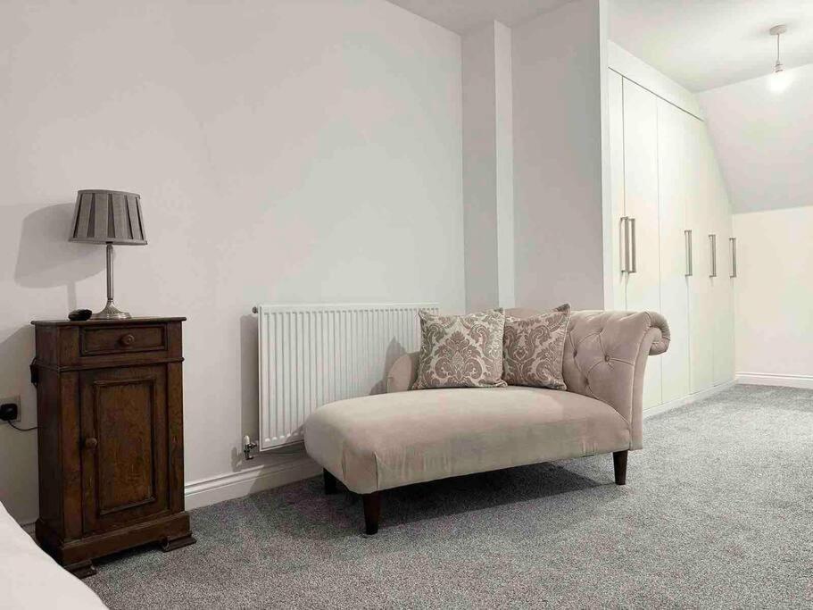 Serene Home Ideally Connected To Central London Bromley Exterior photo